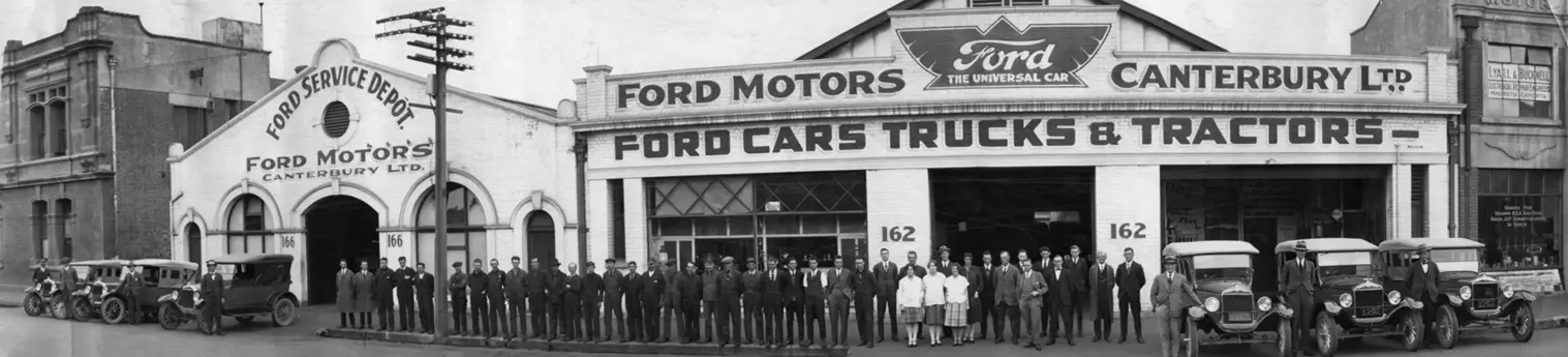 Ford Dealership image